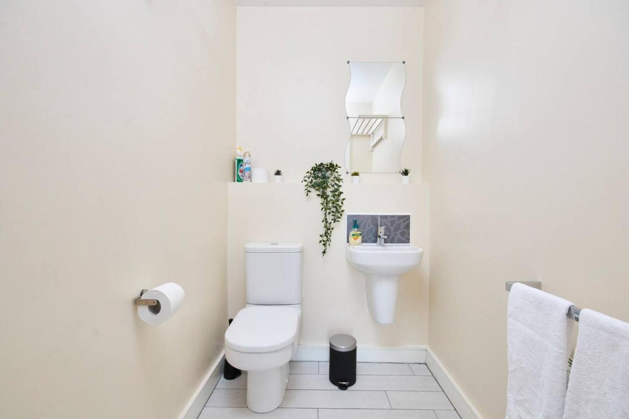 Stylish City Centre House - Parking & Garden Sheffield Bagian luar foto